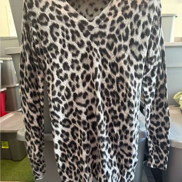 Leopard Print V-Neck Women's Top mp65 - Picture 1 of 4